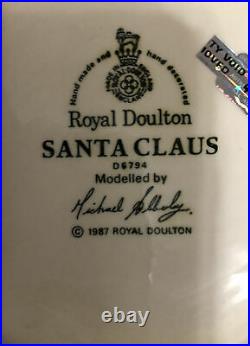 1987 Royal Doulton SANTA CLAUS Toby Character Jug D6794 with Holly Wreath Rare