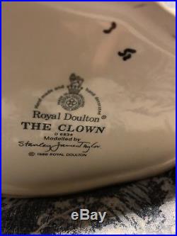 2 Royal Doulton Jugs Large Piper & Large Doulton Clown Fantastic