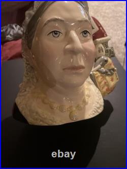 Queen Victoria Royal Doulton, D7152, Toby Character Jug Of The Year 2001 RARE