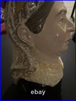 Queen Victoria Royal Doulton, D7152, Toby Character Jug Of The Year 2001 RARE