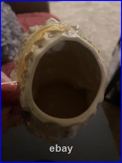 Queen Victoria Royal Doulton, D7152, Toby Character Jug Of The Year 2001 RARE