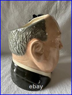 ROYAL DOULTON Alfred Hitchcock D6987 Large Character Jug Entertainers Series