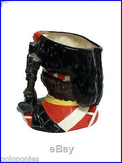ROYAL DOULTON The Piper Large Character Jug D6918 Limited Edition