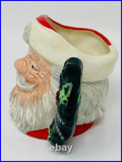 Royal Doulton SANTA #D6900 & MRS. CLAUS #D6922 Wreath Handle Mini Toby Jugs 3