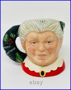 Royal Doulton SANTA #D6900 & MRS. CLAUS #D6922 Wreath Handle Mini Toby Jugs 3