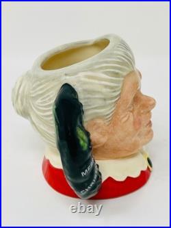 Royal Doulton SANTA #D6900 & MRS. CLAUS #D6922 Wreath Handle Mini Toby Jugs 3