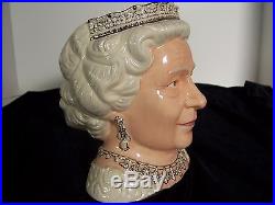 SIGNED Royal Doulton Queen Elizabeth ll #D7256 Character jug of the year 2006
